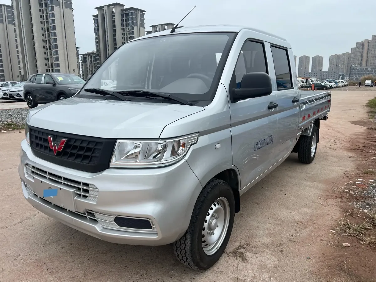 2023 WuLing RongGuang New Truck 1.5L 102HP L4 5MT,autocango,china used car exporter,china ev exporter,chinese used car exporter,chinese used ev exporter