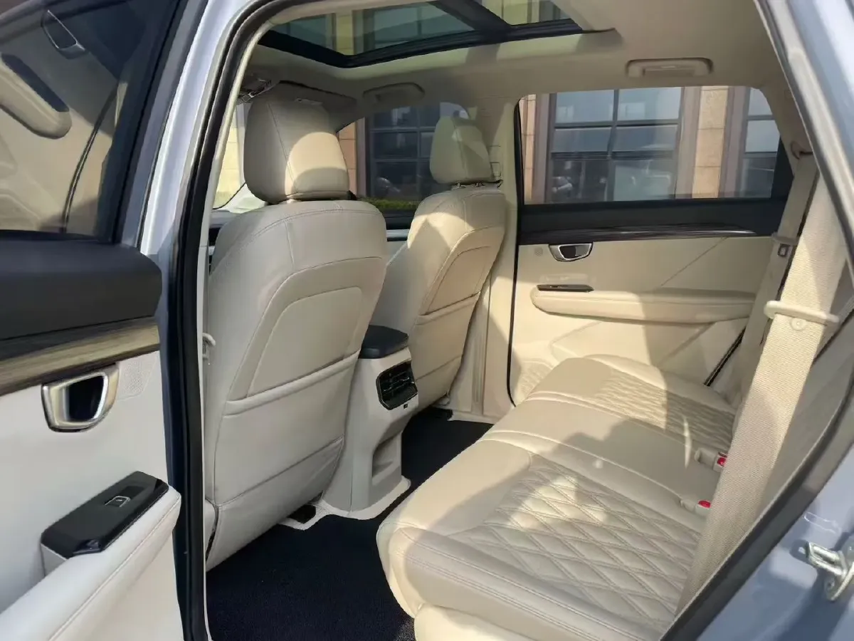 2021 WuLing XingChen 1.5T 147HP L4 CVT,autocango,china used car exporter,china ev exporter,chinese used car exporter,chinese used ev exporter