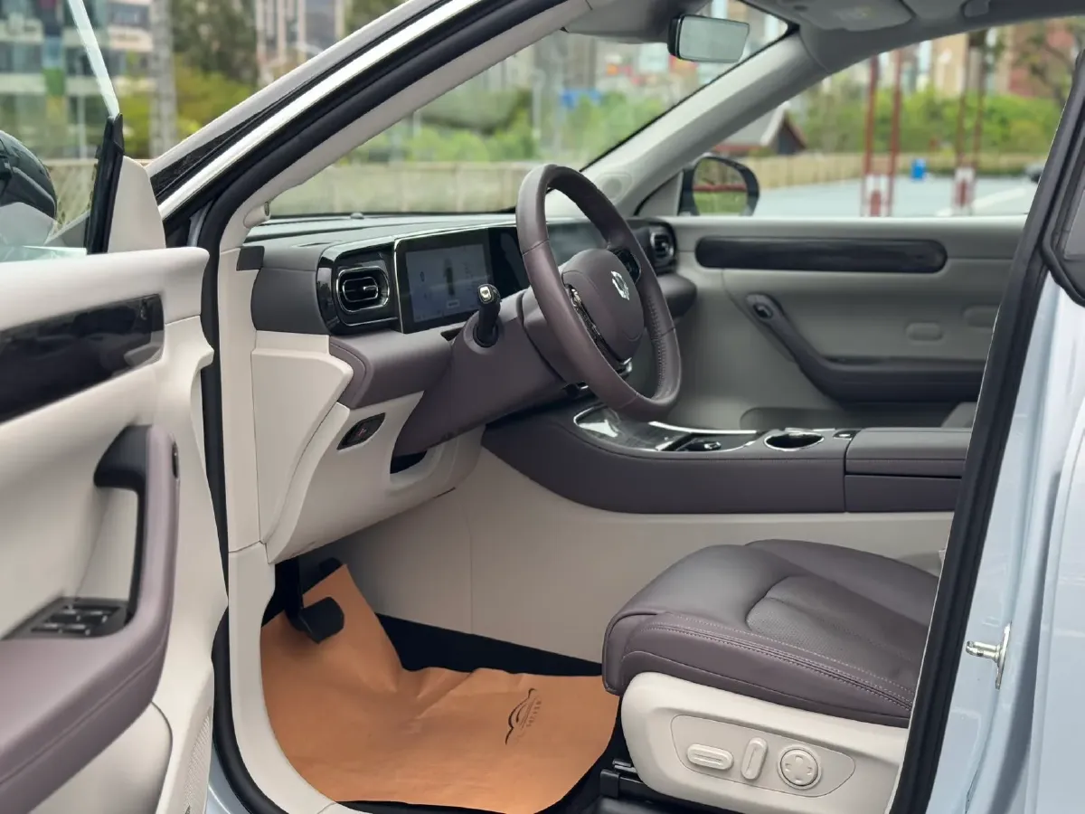 2023 Leapmotor C11 1.5L 95HP L4 REEV 43.74KWH,autocango,china used car exporter,china ev exporter,chinese used car exporter,chinese used ev exporter