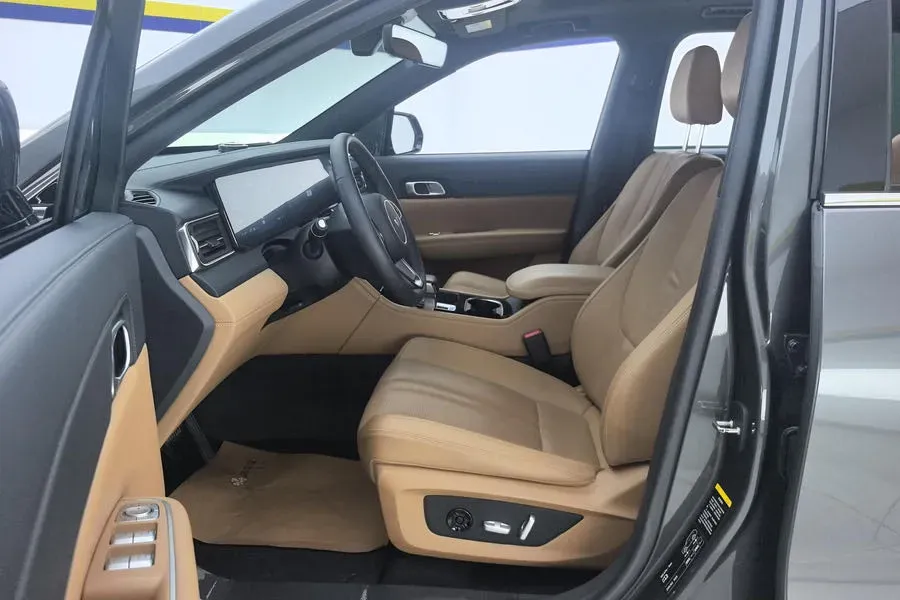 2020 Li ONE Range Extended 131HP REEV 40.5KWH,autocango,china used car exporter,china ev exporter,chinese used car exporter,chinese used ev exporter