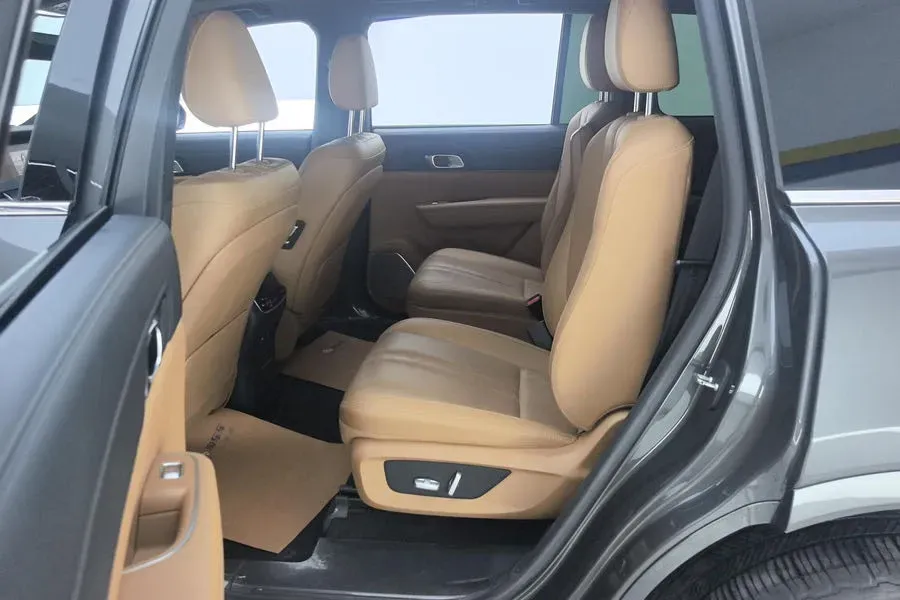 2020 Li ONE Range Extended 131HP REEV 40.5KWH,autocango,china used car exporter,china ev exporter,chinese used car exporter,chinese used ev exporter