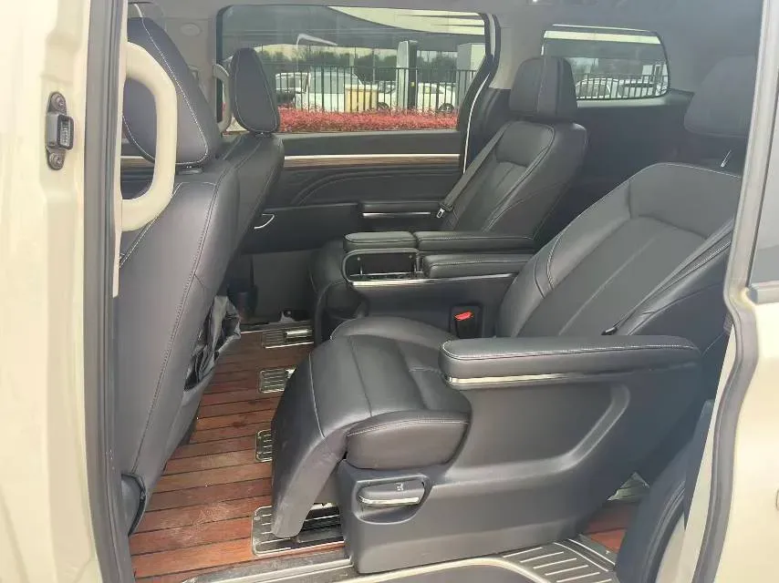 2021 GAC Trumpchi M8 2.0T 252HP L4 8AT,autocango,china used car exporter,china ev exporter,chinese used car exporter,chinese used ev exporter