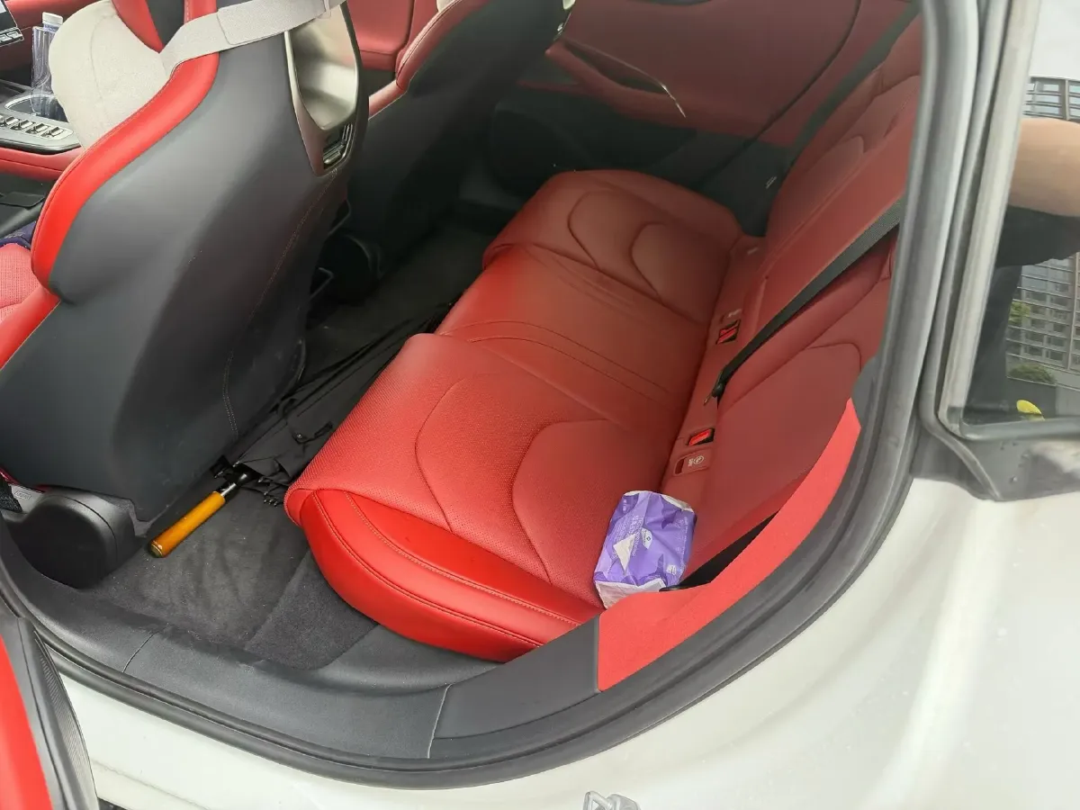 2024 MI SU7 BEV 101KWH,autocango,china used car exporter,china ev exporter,chinese used car exporter,chinese used ev exporter