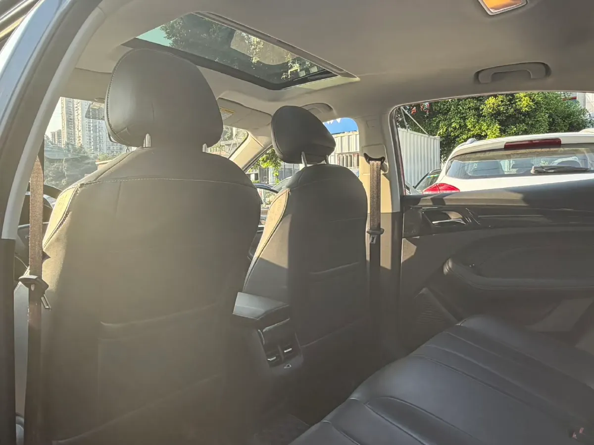 2021 Roewe i5 1.5L 120HP L4 CVT,autocango,china used car exporter,china ev exporter,chinese used car exporter,chinese used ev exporter