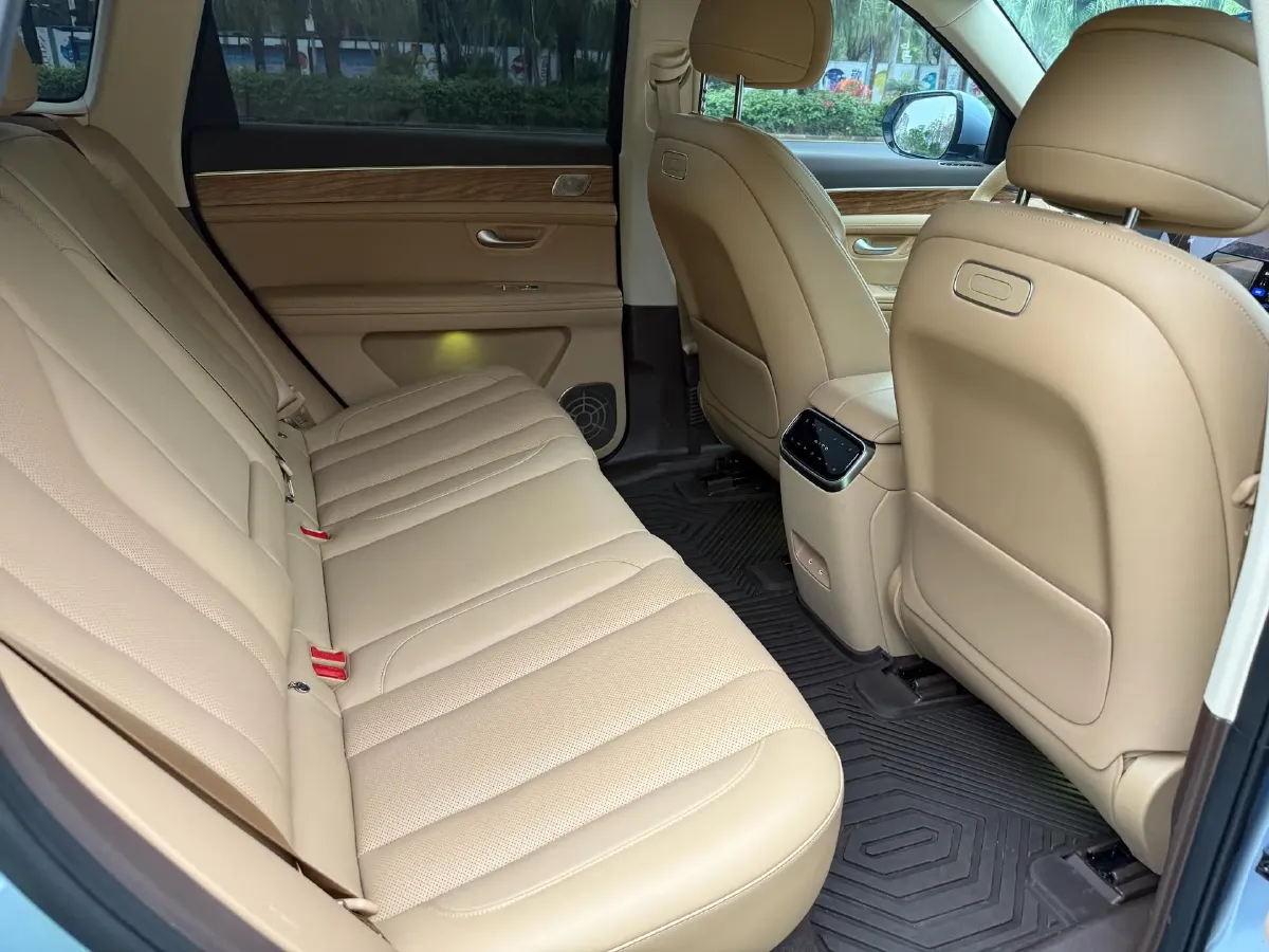 2024 AITO AITO M7 1.5T 152HP L4 REEV 42KWH,autocango,china used car exporter,china ev exporter,chinese used car exporter,chinese used ev exporter