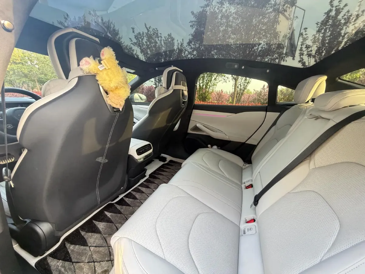 2024 MI SU7 BEV 101KWH,autocango,china used car exporter,china ev exporter,chinese used car exporter,chinese used ev exporter