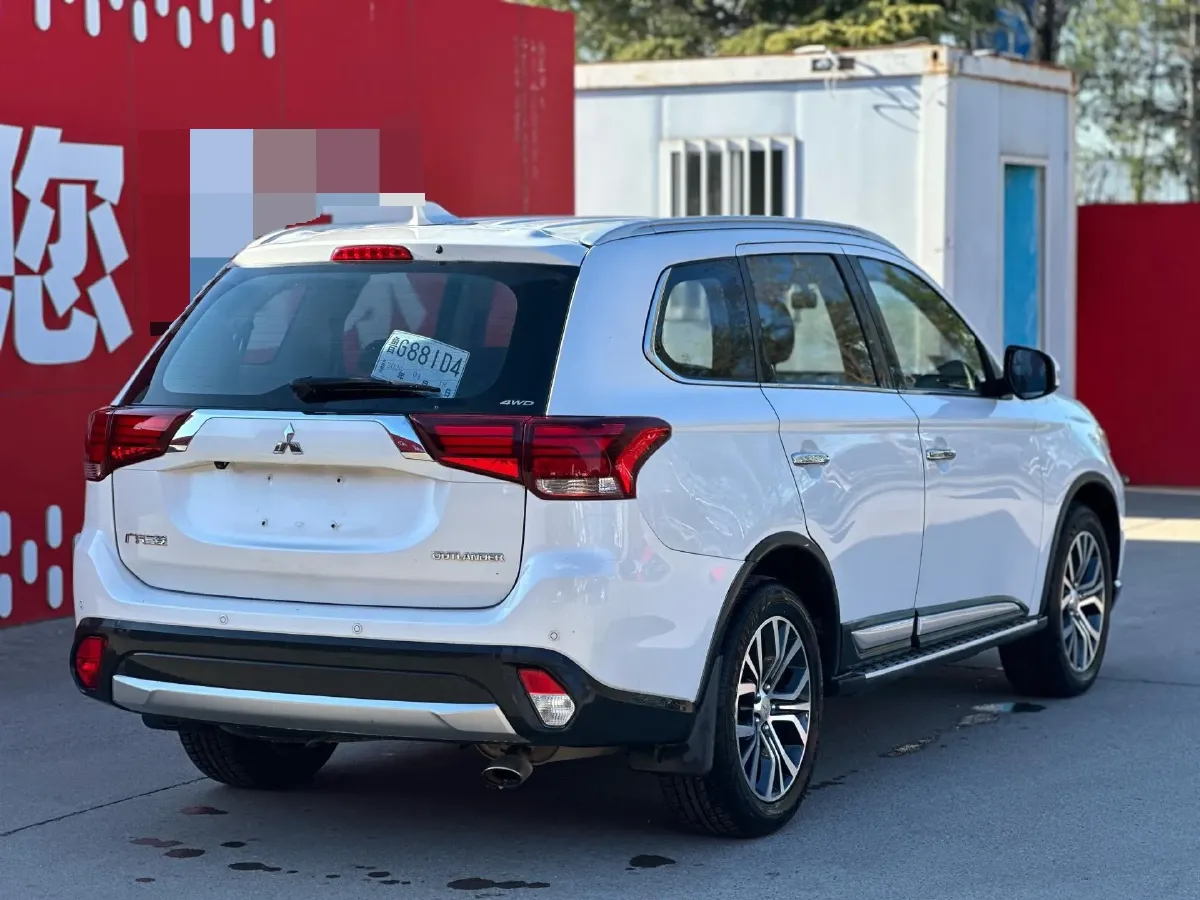 2018 Mitsubishi Outlander 2.4L 192HP L4 CVT,autocango,china used car exporter,china ev exporter,chinese used car exporter,chinese used ev exporter