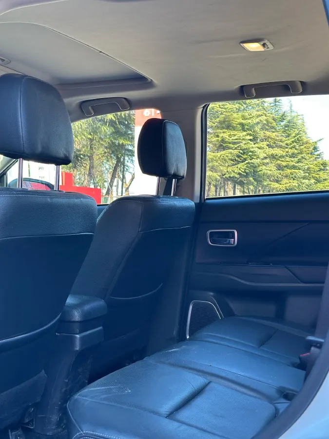 2018 Mitsubishi Outlander 2.4L 192HP L4 CVT,autocango,china used car exporter,china ev exporter,chinese used car exporter,chinese used ev exporter