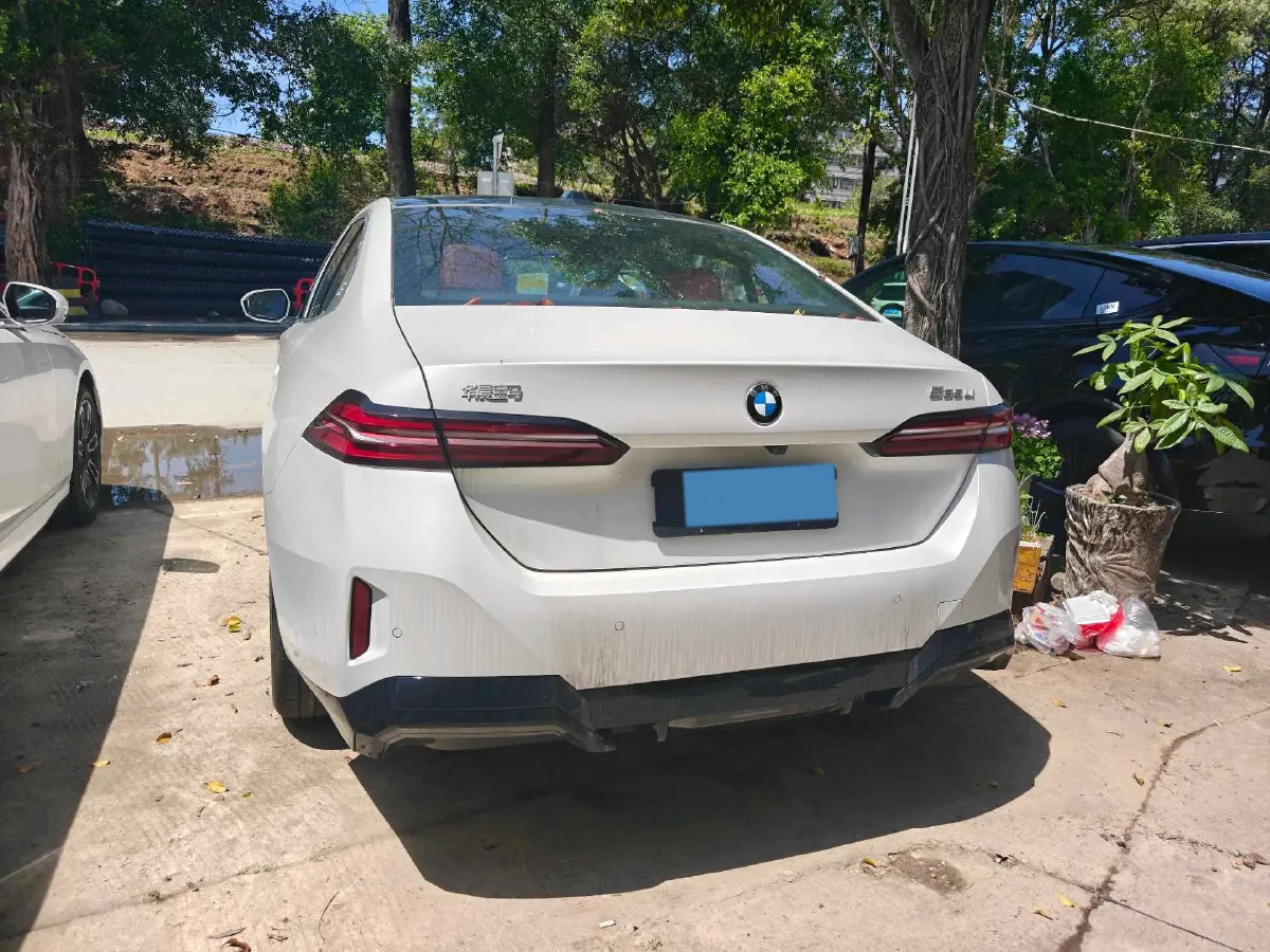 2025 BMW 5 Series 2.0T 190HP L4 8AT,autocango,china used car exporter,china ev exporter,chinese used car exporter,chinese used ev exporter