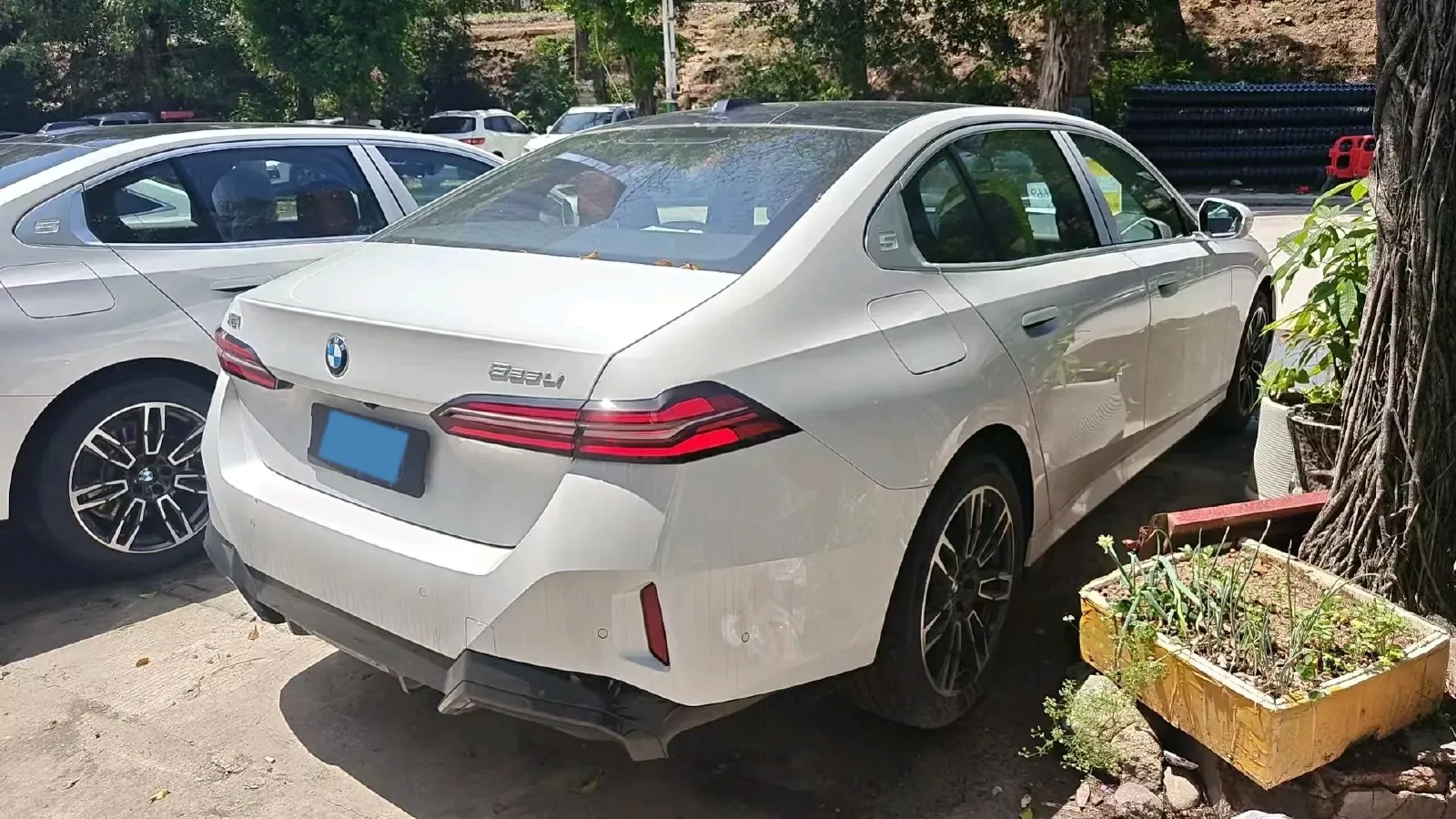 2025 BMW 5 Series 2.0T 190HP L4 8AT,autocango,china used car exporter,china ev exporter,chinese used car exporter,chinese used ev exporter