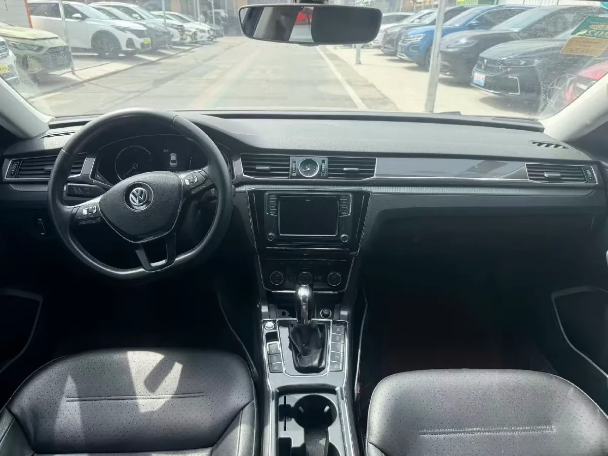 2017 Volkswagen Passat 1.8T 180HP L4 7DCT,autocango,china used car exporter,china ev exporter,chinese used car exporter,chinese used ev exporter