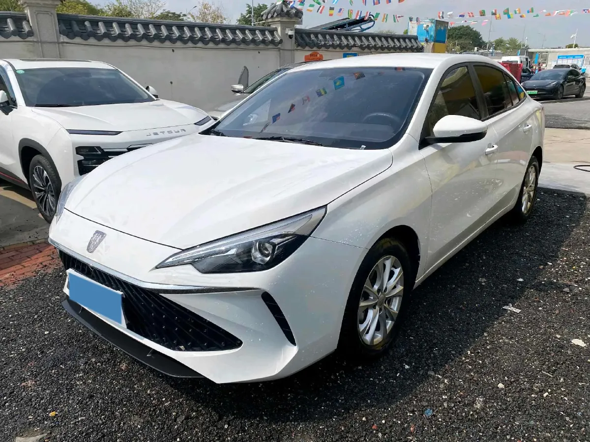 2023 Roewe i5 1.5L 129HP L4 5MT,autocango,china used car exporter,china ev exporter,chinese used car exporter,chinese used ev exporter