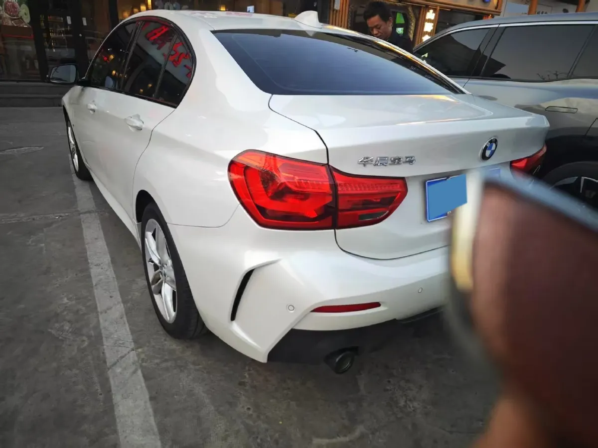 2021 BMW 1 Series 1.5T 140HP L3 7DCT,autocango,china used car exporter,china ev exporter,chinese used car exporter,chinese used ev exporter