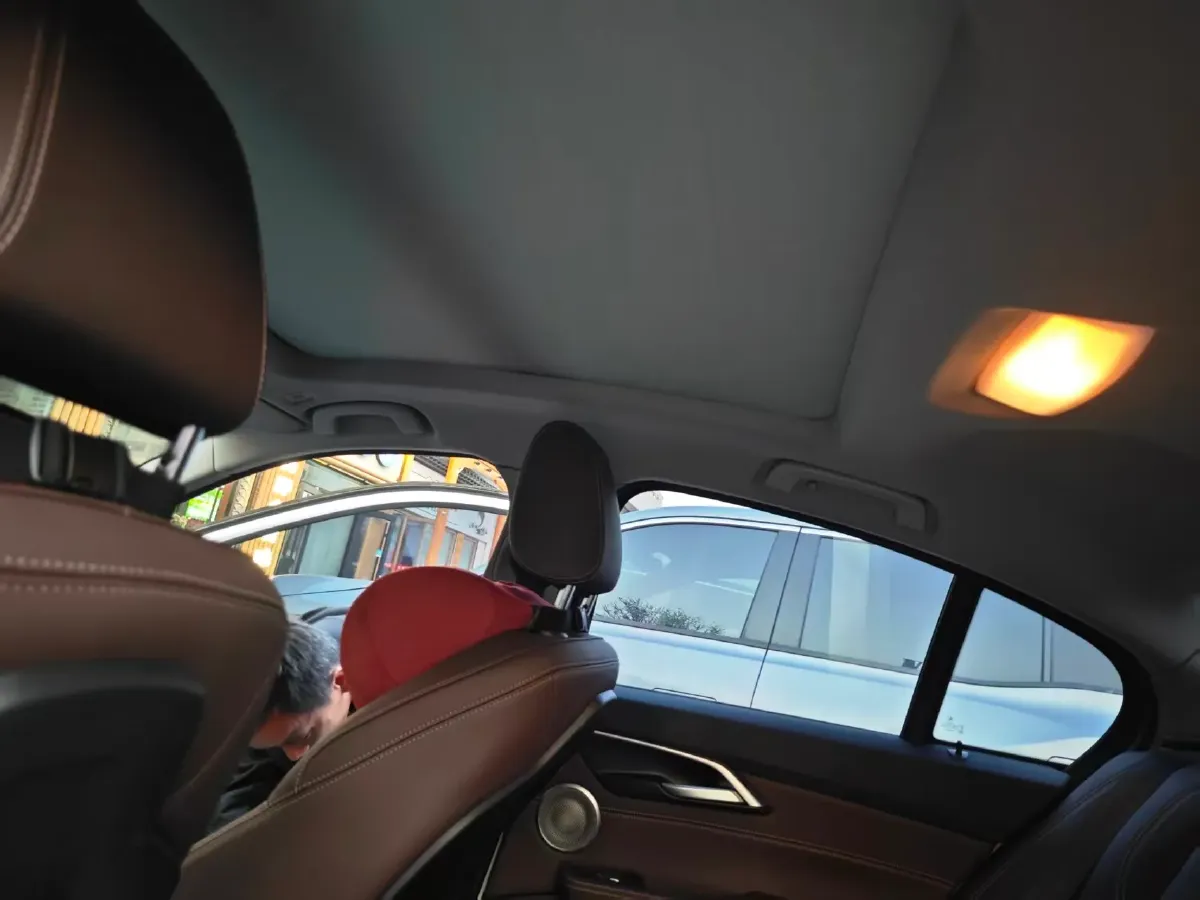 2021 BMW 1 Series 1.5T 140HP L3 7DCT,autocango,china used car exporter,china ev exporter,chinese used car exporter,chinese used ev exporter