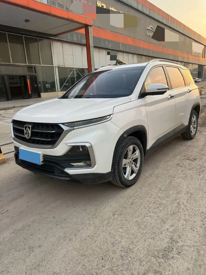 2018 BaoJun 530 1.5T 150HP L4 6MT,autocango,china used car exporter,china ev exporter,chinese used car exporter,chinese used ev exporter