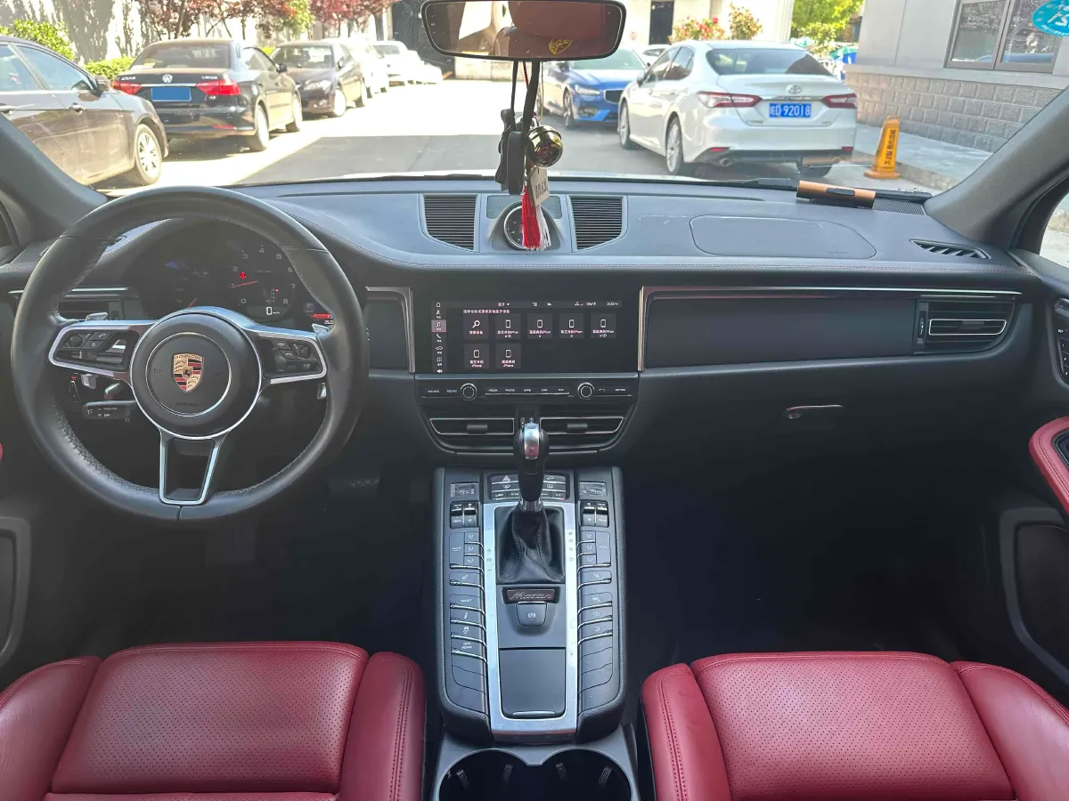 2023 Porsche Macan 2.0T 265HP L4 7DCT,autocango,china used car exporter,china ev exporter,chinese used car exporter,chinese used ev exporter