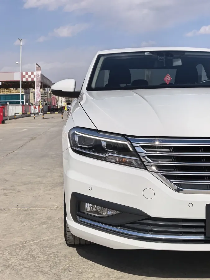 2022 Volkswagen T-Roc 1.4T 150HP L4 7DCT,autocango,china used car exporter,china ev exporter,chinese used car exporter,chinese used ev exporter