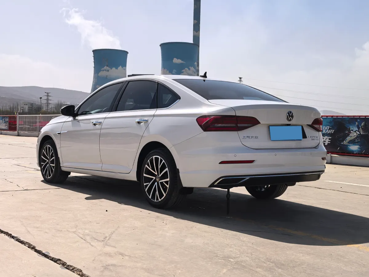 2022 Volkswagen T-Roc 1.4T 150HP L4 7DCT,autocango,china used car exporter,china ev exporter,chinese used car exporter,chinese used ev exporter