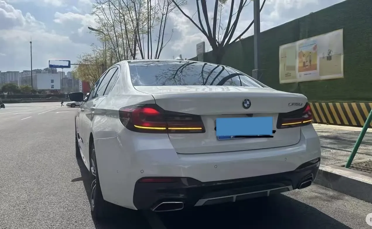 2022 BMW 5 Series 2.0T 184HP L4 8AT,autocango,china used car exporter,china ev exporter,chinese used car exporter,chinese used ev exporter