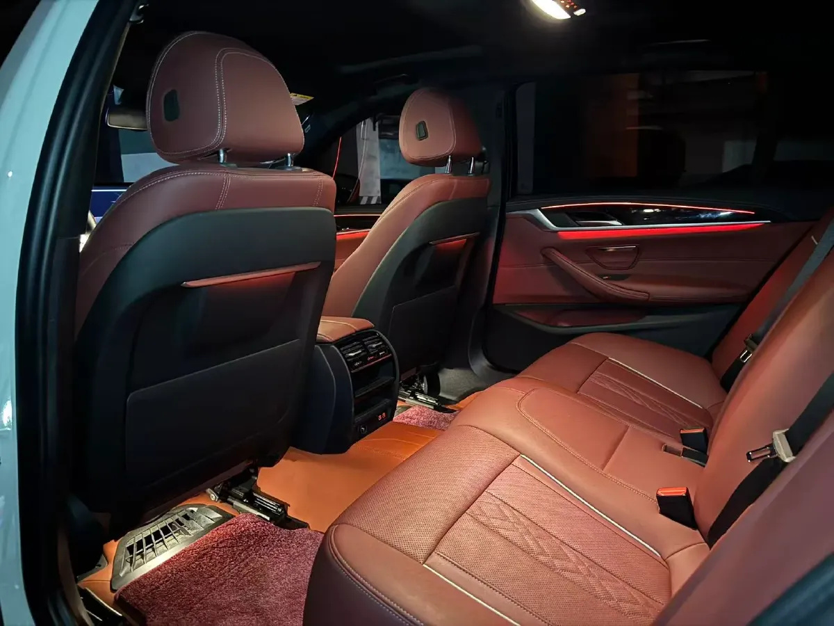 2022 BMW 5 Series 2.0T 184HP L4 8AT,autocango,china used car exporter,china ev exporter,chinese used car exporter,chinese used ev exporter