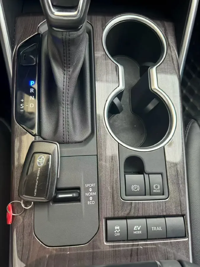 2022 Toyota Highlander 2.5L 192HP L4 E-CVT Hybrid,autocango,china used car exporter,china ev exporter,chinese used car exporter,chinese used ev exporter