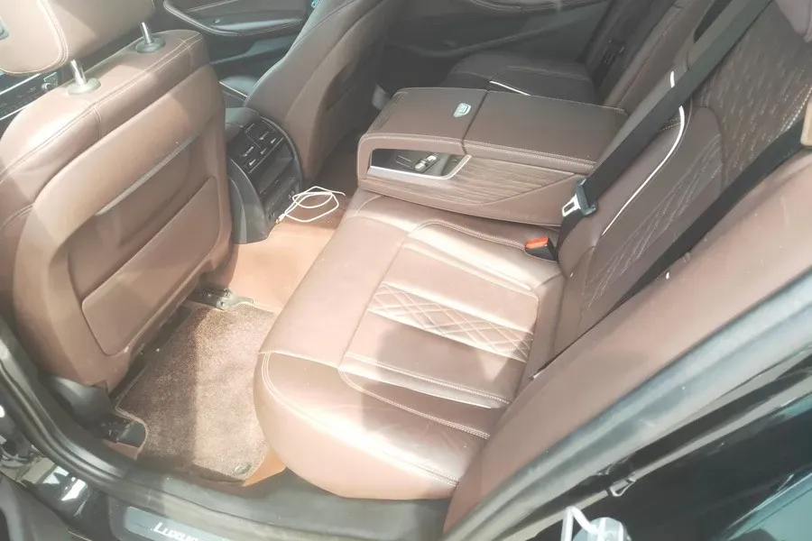 2020 BMW 5 Series 2.0T 252HP L4 8AT,autocango,china used car exporter,china ev exporter,chinese used car exporter,chinese used ev exporter