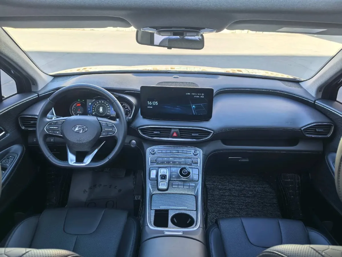 2023 Hyundai Santafe 2.0T 230HP L4 8AT,autocango,china used car exporter,china ev exporter,chinese used car exporter,chinese used ev exporter