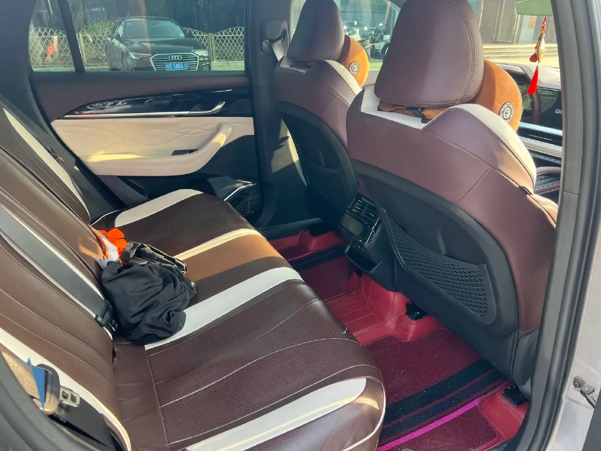 2021 Geely Monjaro 2.0T 218HP L4 7DCT,autocango,china used car exporter,china ev exporter,chinese used car exporter,chinese used ev exporter