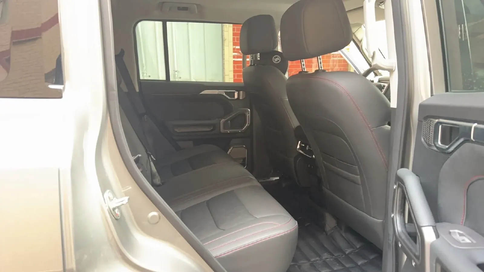 2023 Jetour Traveller 1.5T 184HP L4 7DCT,autocango,china used car exporter,china ev exporter,chinese used car exporter,chinese used ev exporter