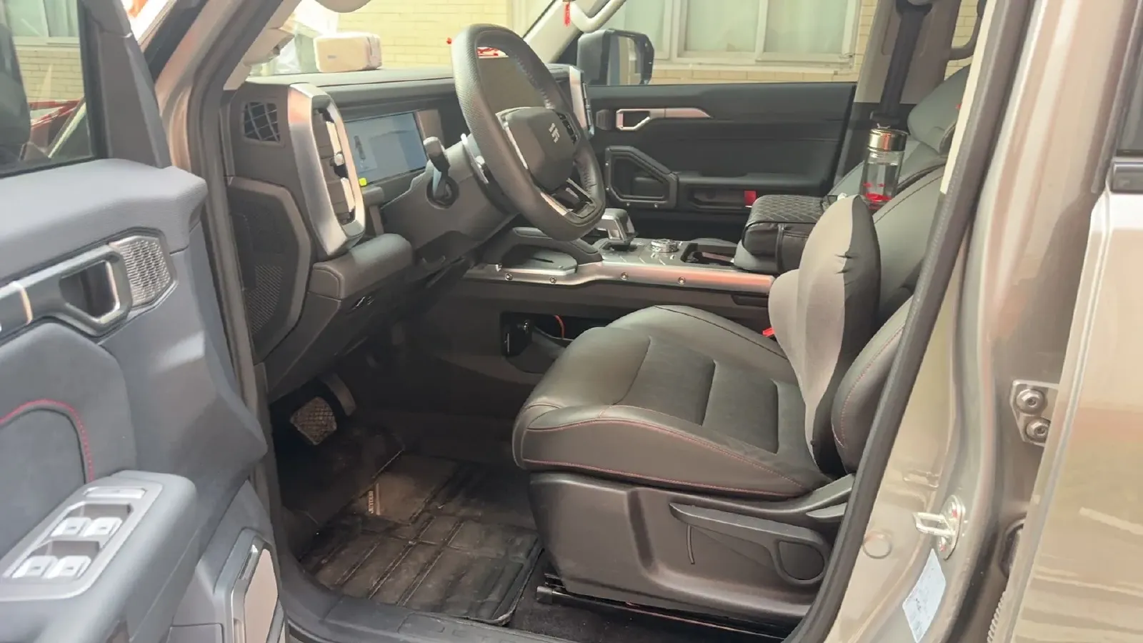 2023 Jetour Traveller 1.5T 184HP L4 7DCT,autocango,china used car exporter,china ev exporter,chinese used car exporter,chinese used ev exporter