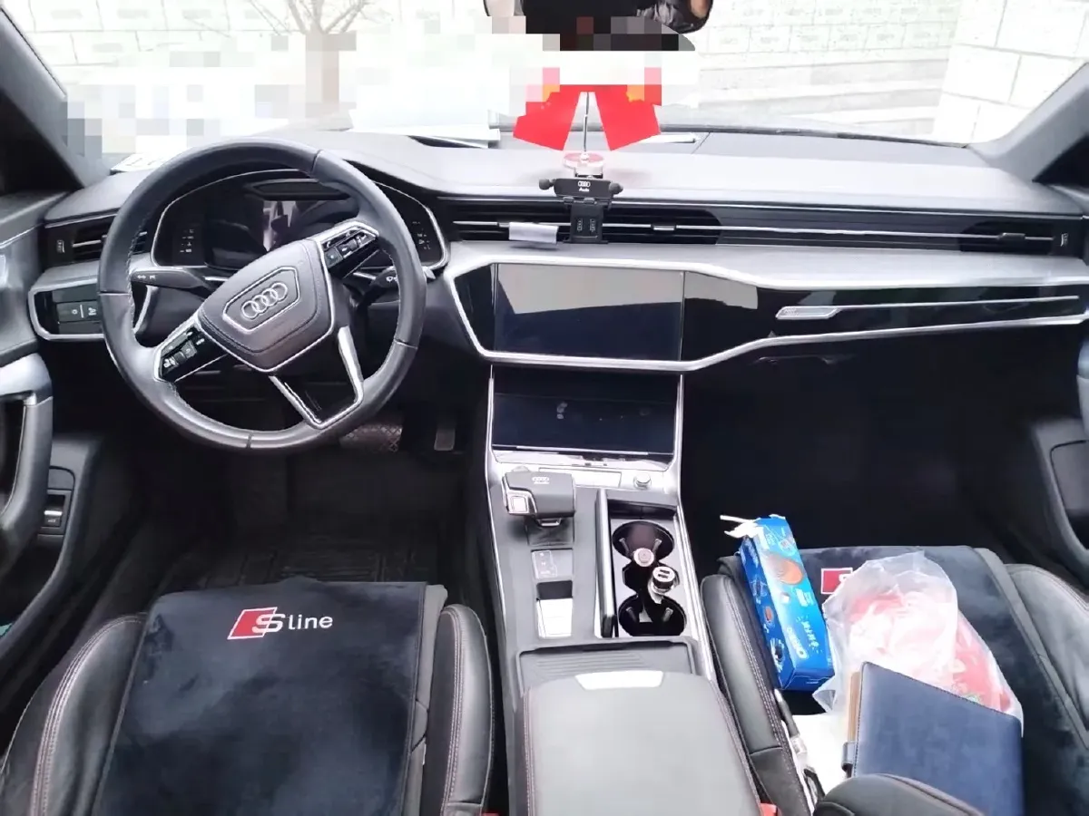 2025 Audi A6L 2.0T 245HP L4 7DCT,autocango,china used car exporter,china ev exporter,chinese used car exporter,chinese used ev exporter