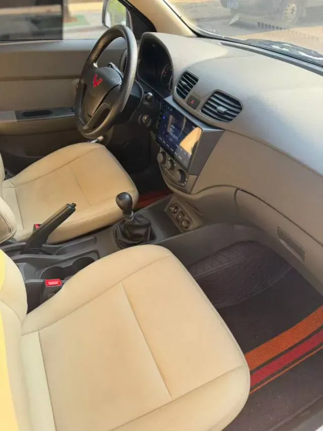 2021 WuLing HongGuang 1.5L 99HP L4 6MT,autocango,china used car exporter,china ev exporter,chinese used car exporter,chinese used ev exporter