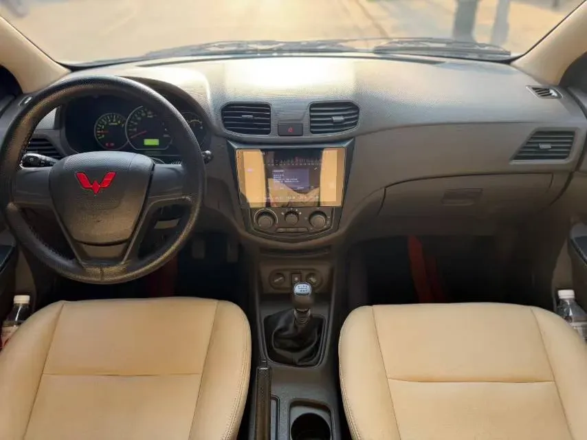 2021 WuLing HongGuang 1.5L 99HP L4 6MT,autocango,china used car exporter,china ev exporter,chinese used car exporter,chinese used ev exporter