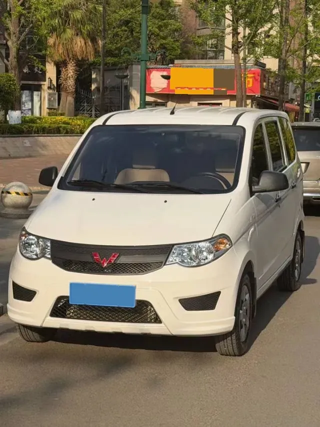 2021 WuLing HongGuang 1.5L 99HP L4 6MT,autocango,china used car exporter,china ev exporter,chinese used car exporter,chinese used ev exporter