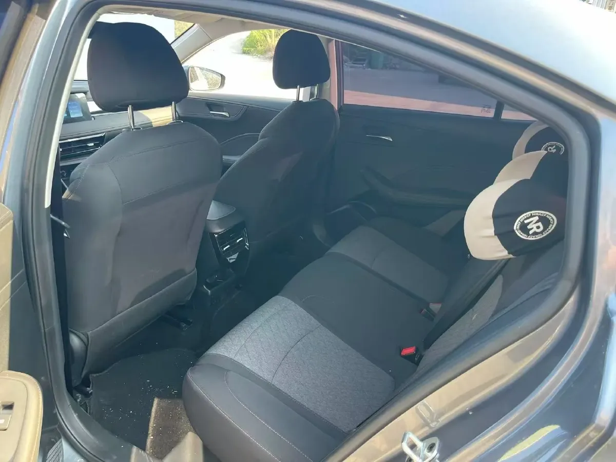 2023 Roewe i5 1.5L 129HP L4 5MT,autocango,china used car exporter,china ev exporter,chinese used car exporter,chinese used ev exporter