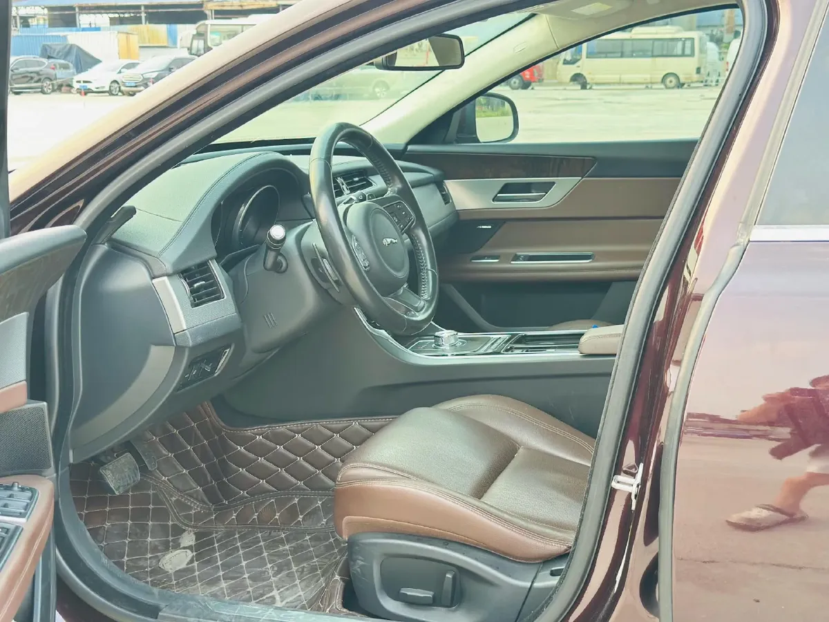 2017 Jaguar XFL 2.0T 200HP L4 8AT,autocango,china used car exporter,china ev exporter,chinese used car exporter,chinese used ev exporter