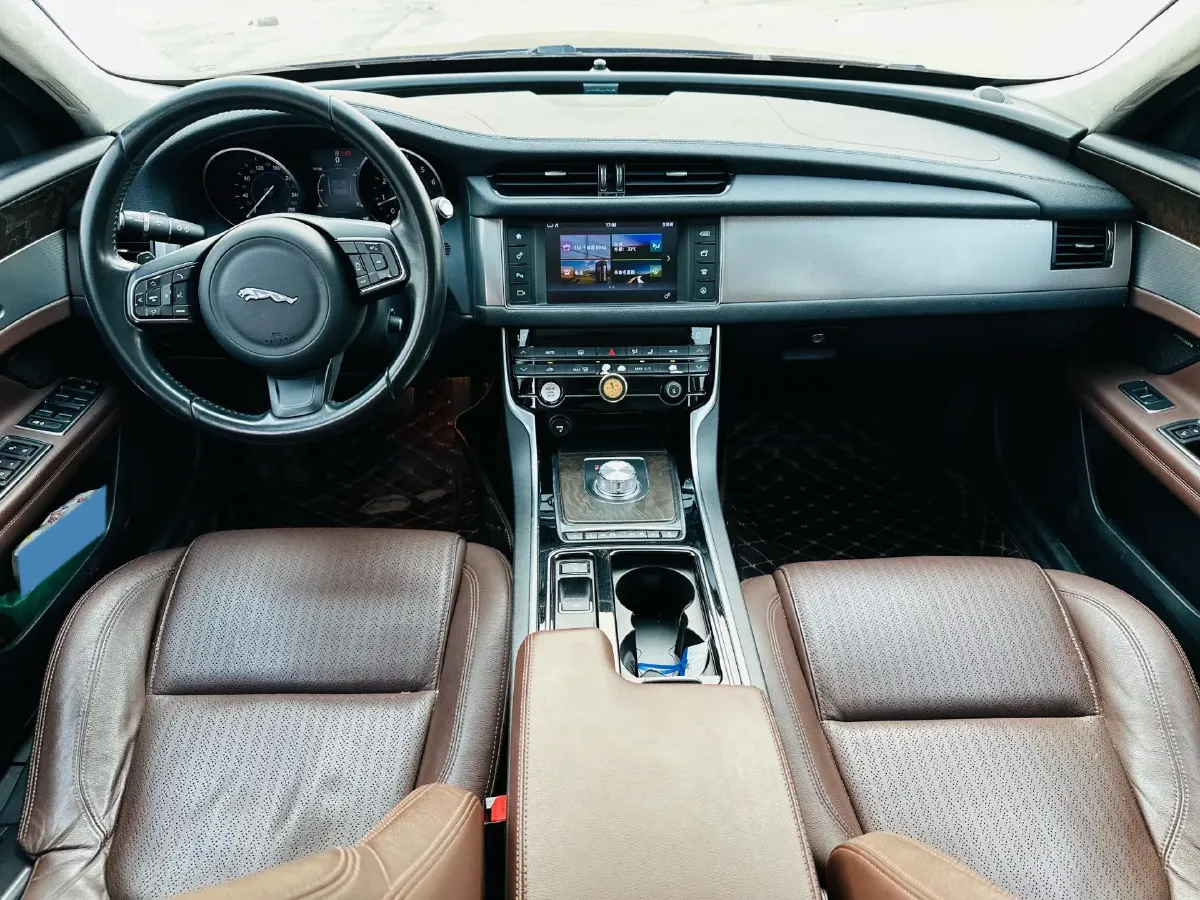2017 Jaguar XFL 2.0T 200HP L4 8AT,autocango,china used car exporter,china ev exporter,chinese used car exporter,chinese used ev exporter