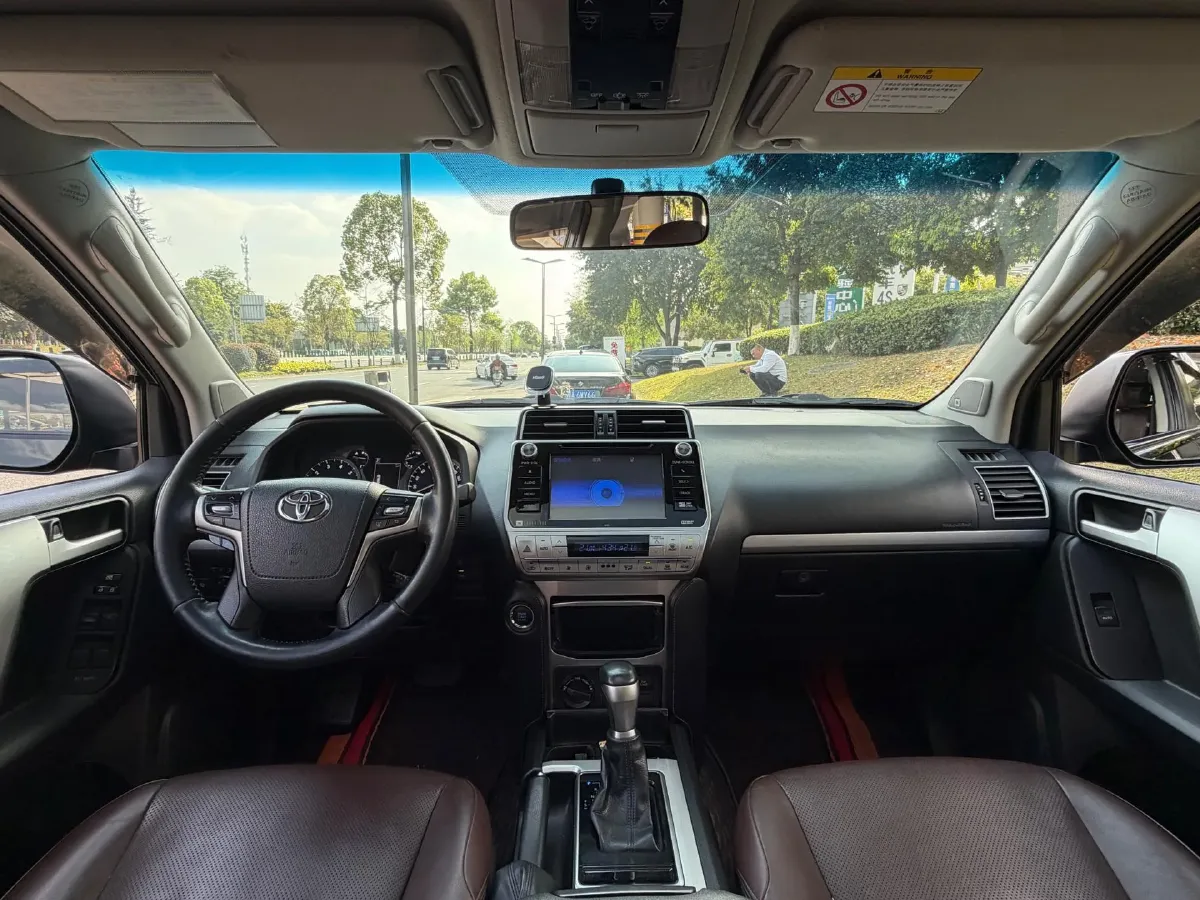 2018 Mercedes-Benz E Class 2.0T 184HP L4 9AT,autocango,china used car exporter,china ev exporter,chinese used car exporter,chinese used ev exporter