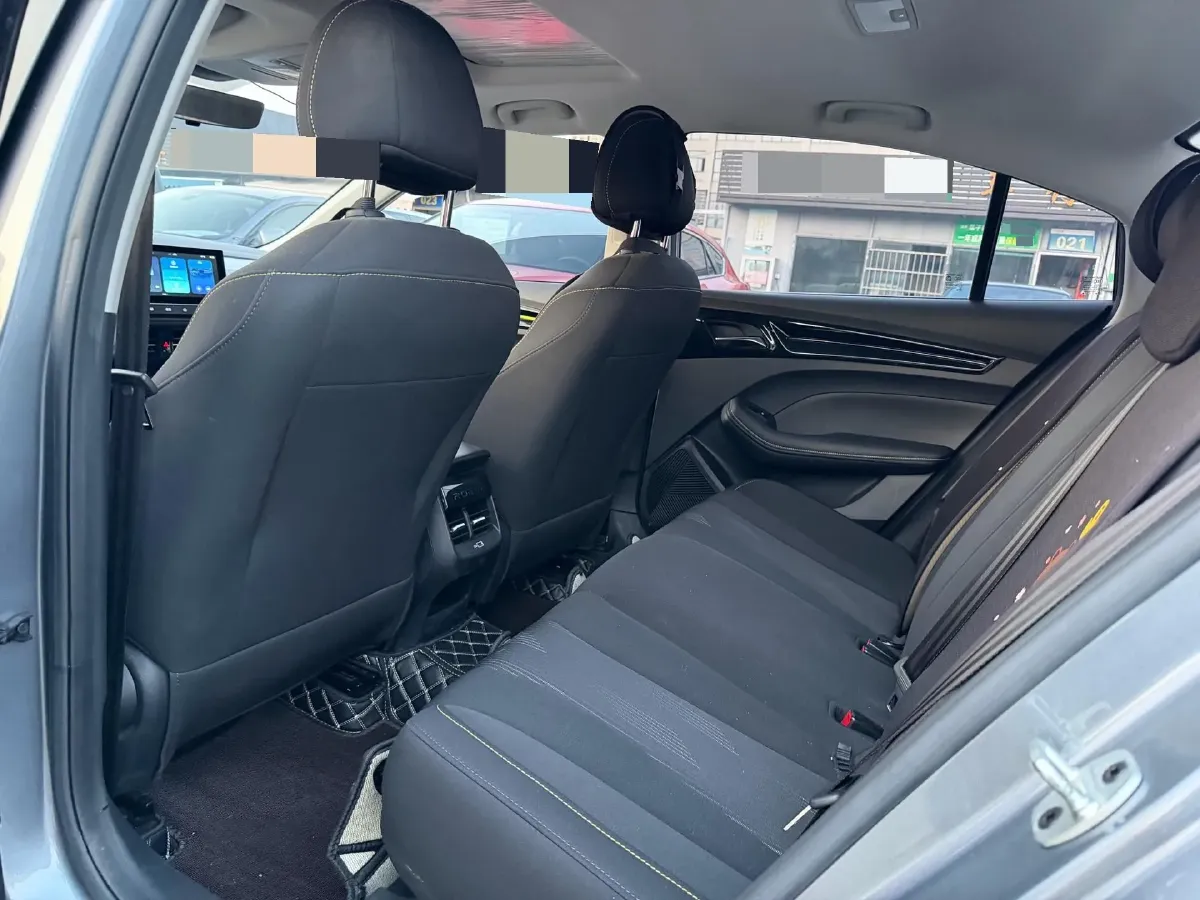 2021 Roewe i5 1.5L 120HP L4 CVT,autocango,china used car exporter,china ev exporter,chinese used car exporter,chinese used ev exporter