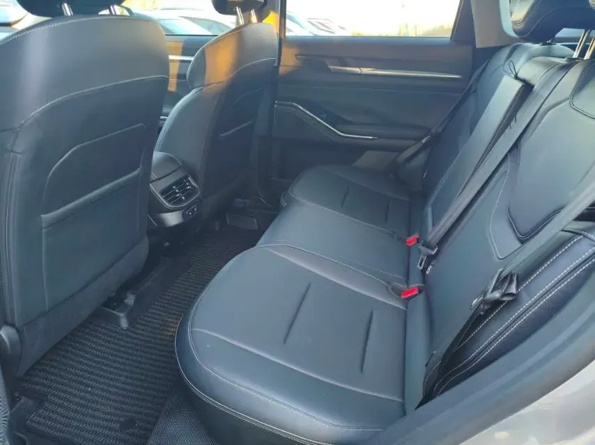 2022 Haval H6 1.5T 184HP L4 7DCT,autocango,china used car exporter,china ev exporter,chinese used car exporter,chinese used ev exporter