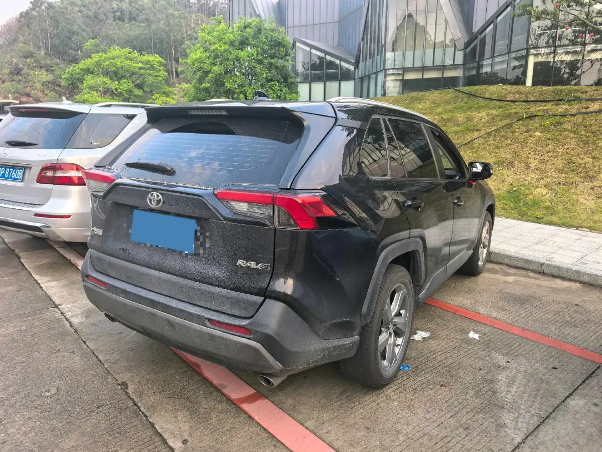 2021 Toyota RAV4 2.0L 171HP L4 CVT,autocango,china used car exporter,china ev exporter,chinese used car exporter,chinese used ev exporter