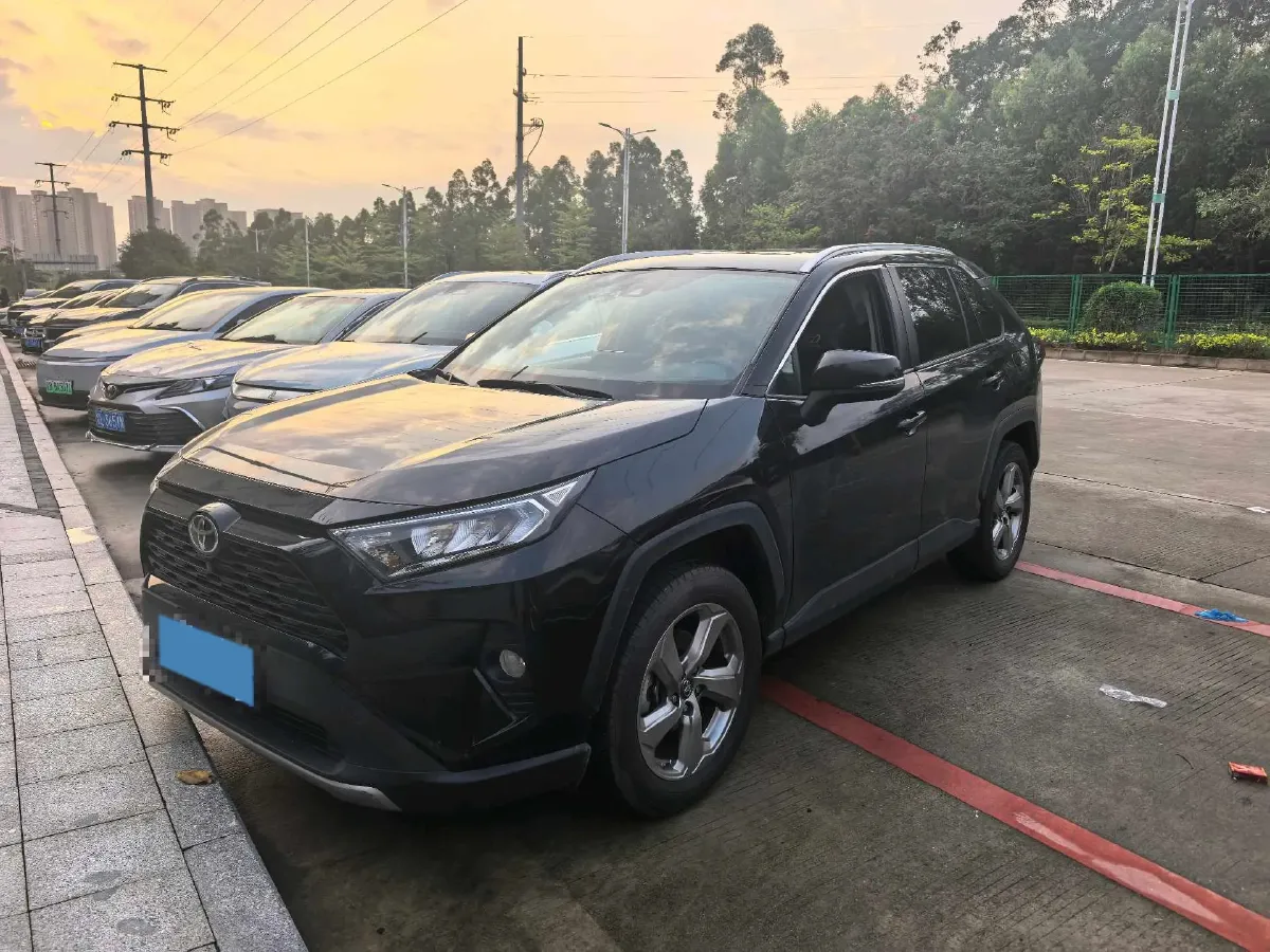 2021 Toyota RAV4 2.0L 171HP L4 CVT,autocango,china used car exporter,china ev exporter,chinese used car exporter,chinese used ev exporter