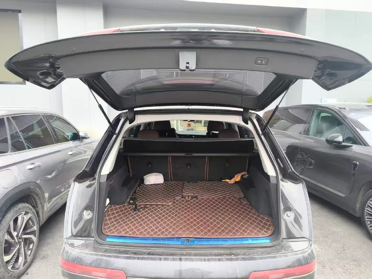 2021 Audi Q7 2.0T 245HP L4 8AT,autocango,china used car exporter,china ev exporter,chinese used car exporter,chinese used ev exporter