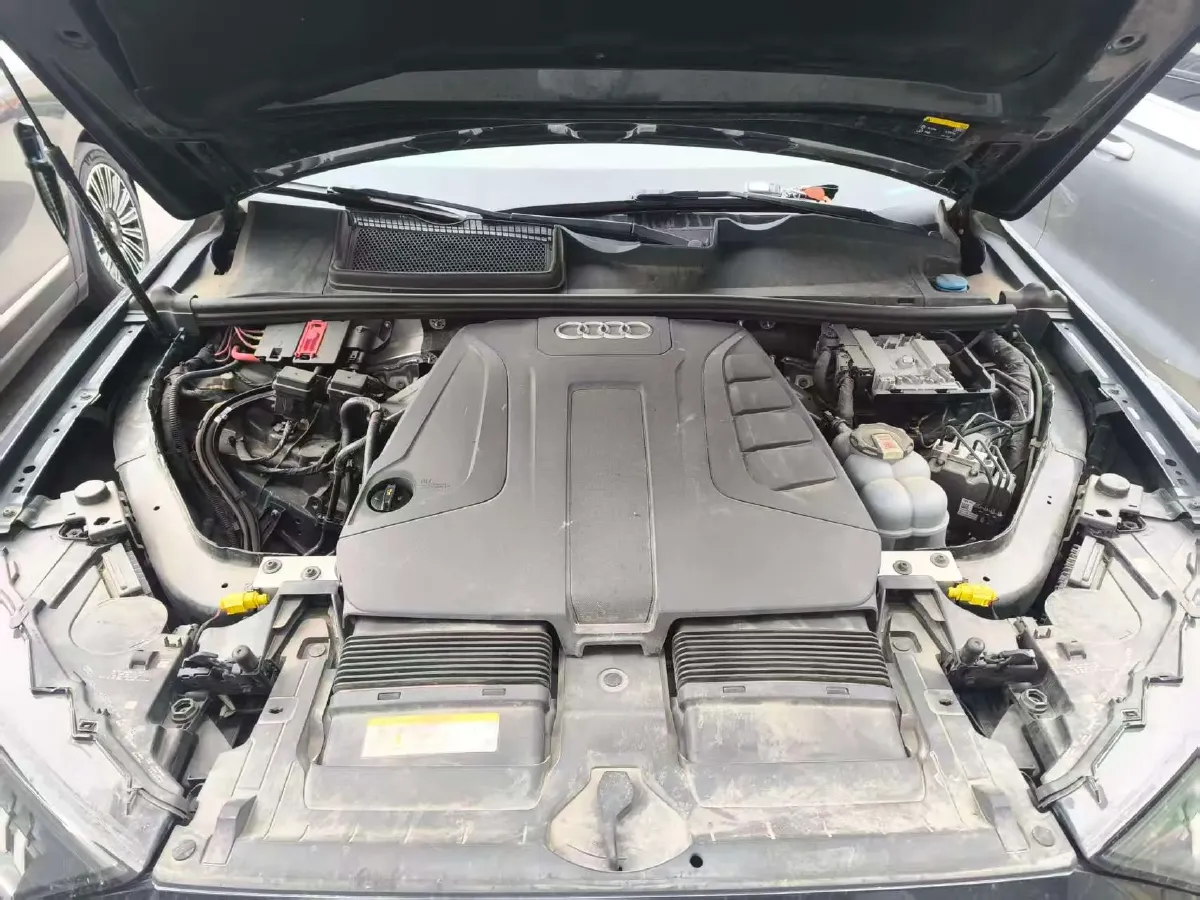 2021 Audi Q7 2.0T 245HP L4 8AT,autocango,china used car exporter,china ev exporter,chinese used car exporter,chinese used ev exporter