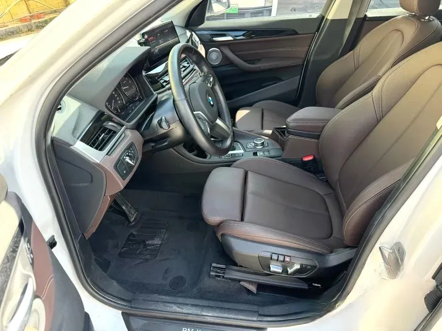 2022 BMW X1 2.0T 192HP L4 7DCT,autocango,china used car exporter,china ev exporter,chinese used car exporter,chinese used ev exporter