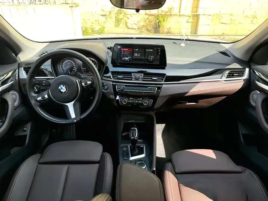 2022 BMW X1 2.0T 192HP L4 7DCT,autocango,china used car exporter,china ev exporter,chinese used car exporter,chinese used ev exporter