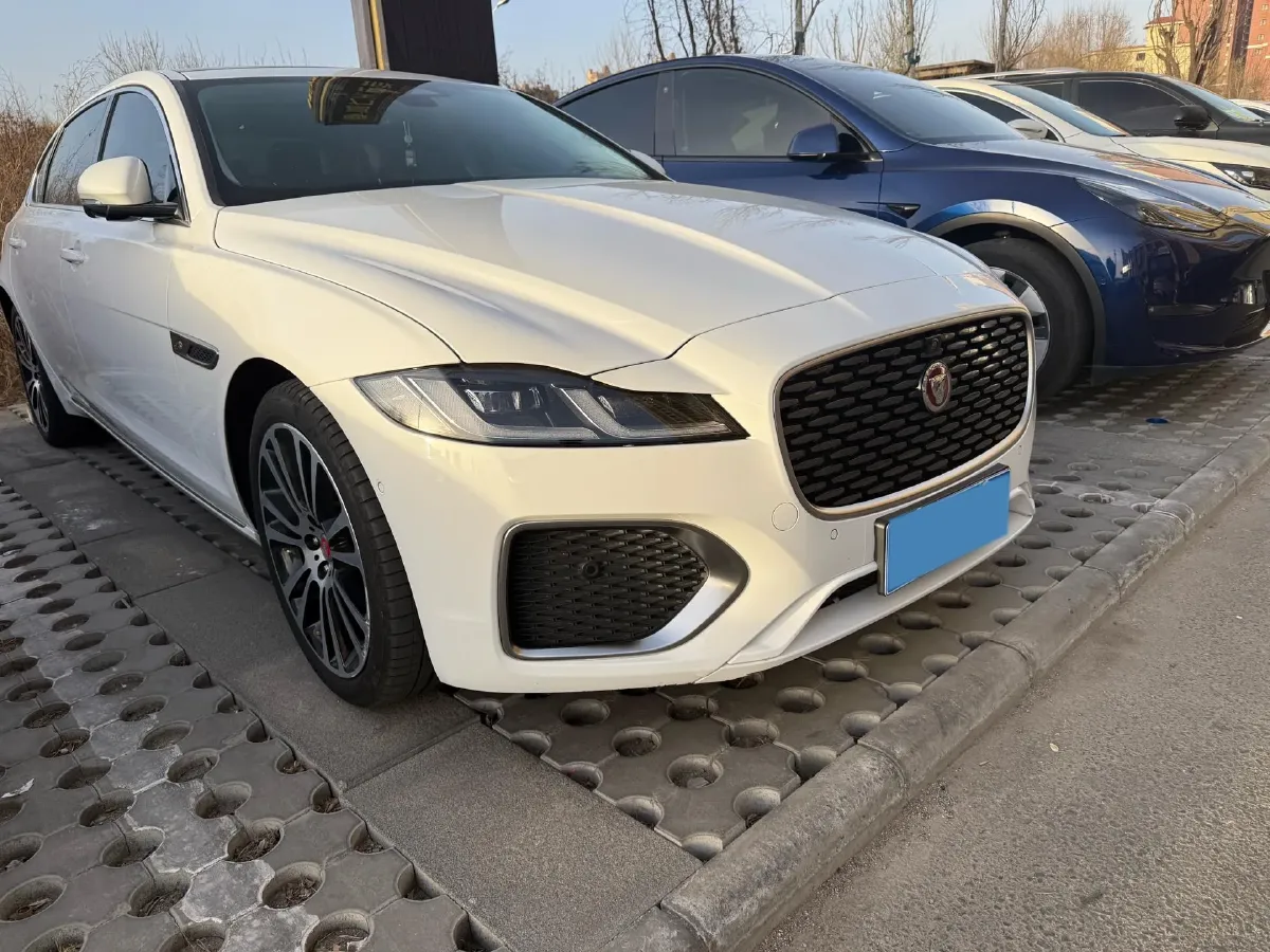 2024 Jaguar XFL 2.0T 250HP L4 8AT,autocango,china used car exporter,china ev exporter,chinese used car exporter,chinese used ev exporter