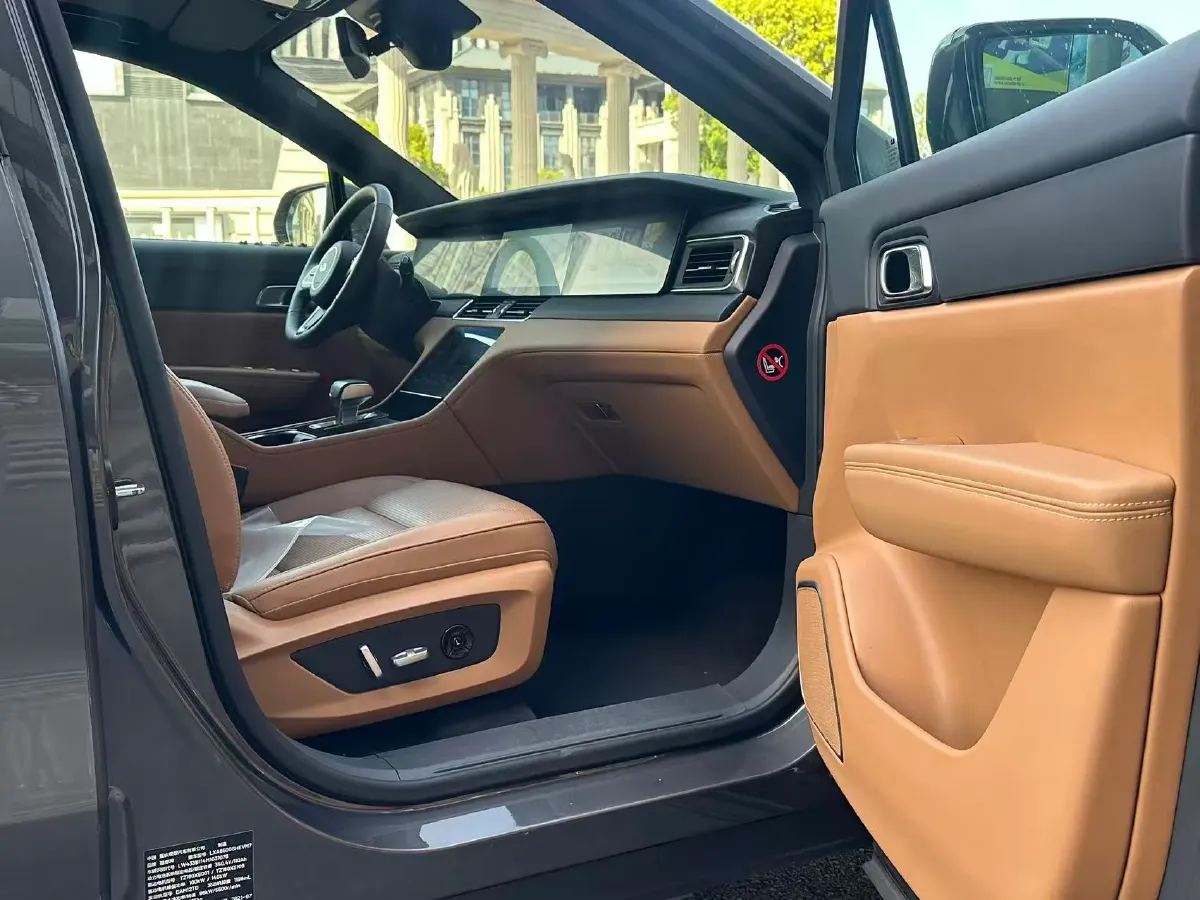 2021 Li ONE Range Extended 131HP REEV 40.5KWH,autocango,china used car exporter,china ev exporter,chinese used car exporter,chinese used ev exporter