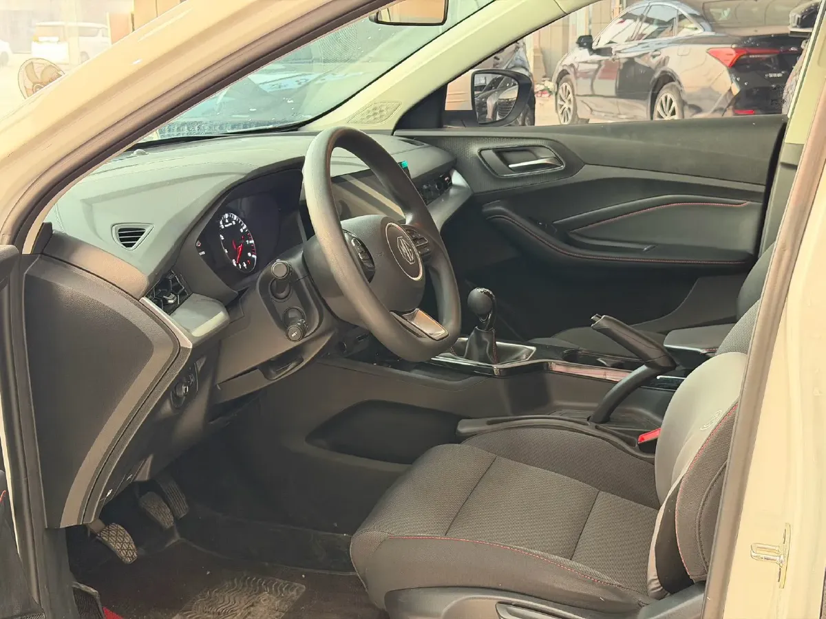 2022 MG 5 1.5L 120HP L4 5MT,autocango,china used car exporter,china ev exporter,chinese used car exporter,chinese used ev exporter