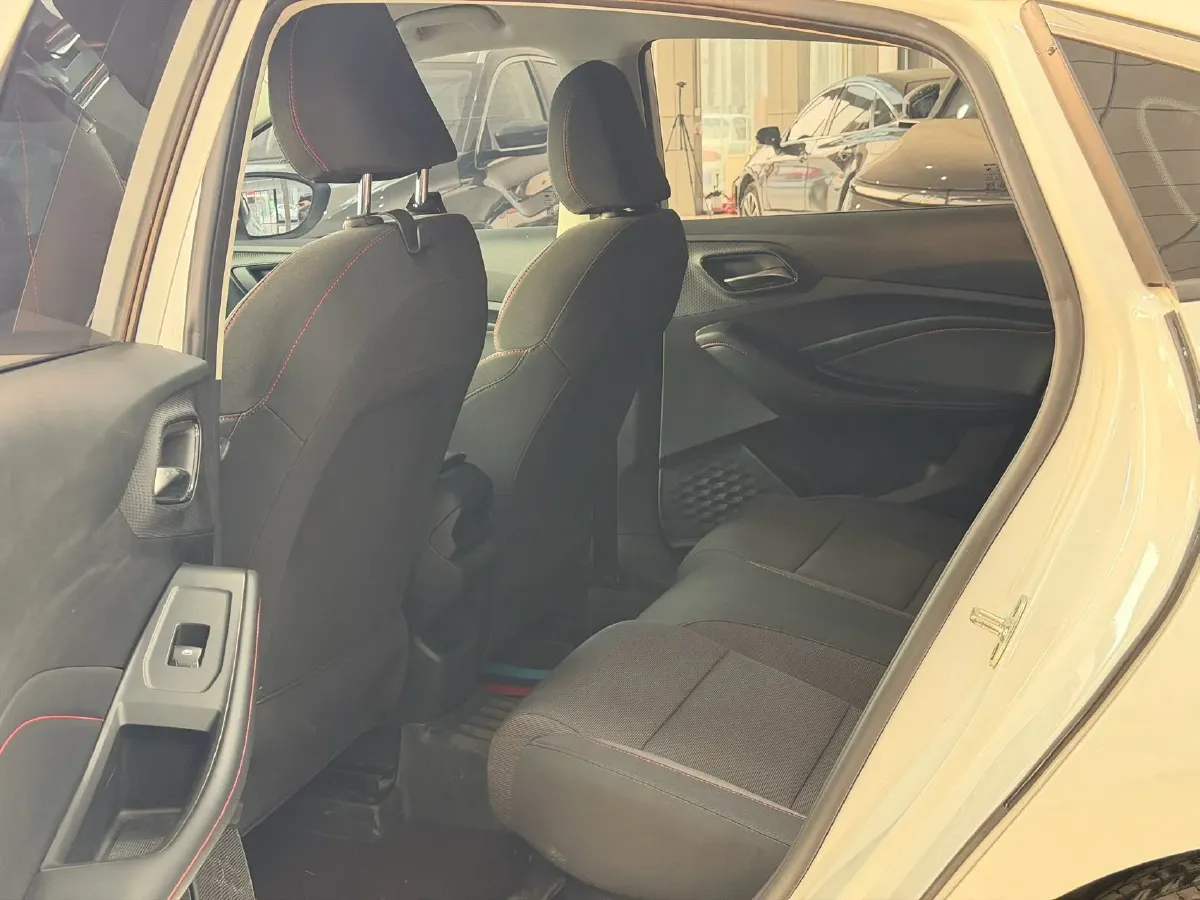 2022 MG 5 1.5L 120HP L4 5MT,autocango,china used car exporter,china ev exporter,chinese used car exporter,chinese used ev exporter